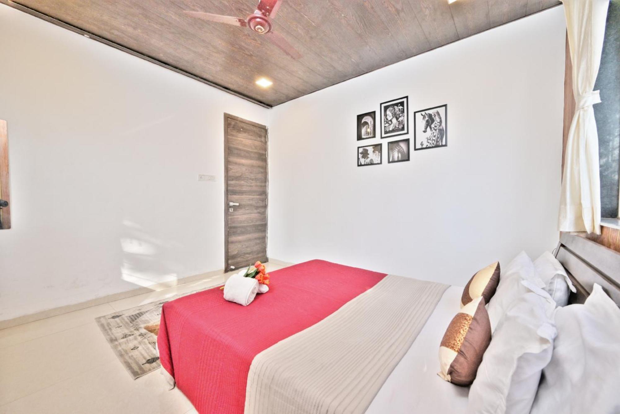 Ll Empyrean Stay Ll 4Bhk Ll Ac Ll Pool Ll Mystical Stone Villa Ll Лонавла Екстер'єр фото